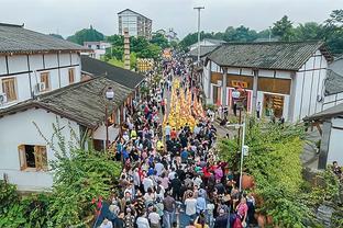 小卡：我们还有很多需要改进的地方 今晚我们移动有点慢&缺少沟通